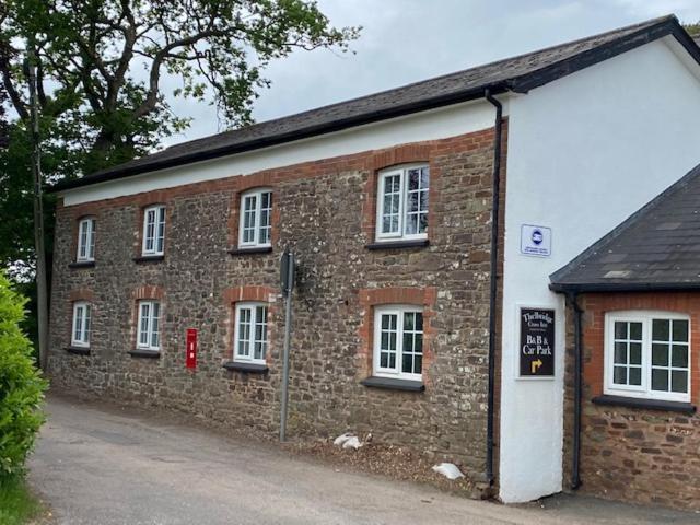 The Thelbridge Cross Inn เครดิตัน ภายนอก รูปภาพ