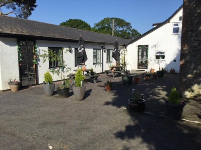 The Thelbridge Cross Inn เครดิตัน ภายนอก รูปภาพ